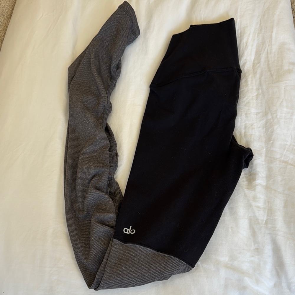Alo Goddess Black and Gray Leggings